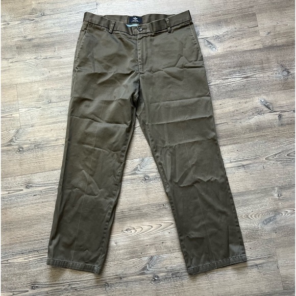 Dockers Signature Khakis Straight Fit Men's 34x30 Versatile Pants Work Office - Picture 1 of 6
